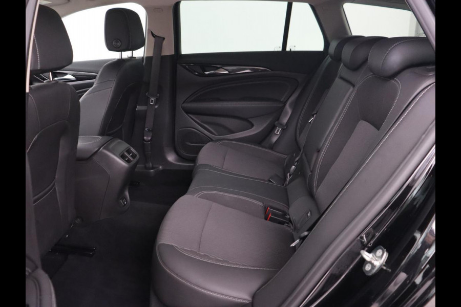 Opel Insignia 1.5 Turbo Innovation | Head-Up | Trekhaak | Stoel & stuurverwarming | Camera | Matrix LED | Carplay | Keyless | Navigatie | Climate control | DAB | Cruise control