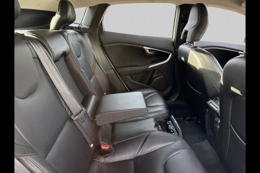 Volvo V40 2.0 T2 Nordic+ Leder