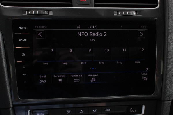 Volkswagen e-Golf Edition | Navigatie | Climate Control | Cruise control adaptief | Parkeer sensoren | Lichtmetalen Velgen 17" | Extra getint glas