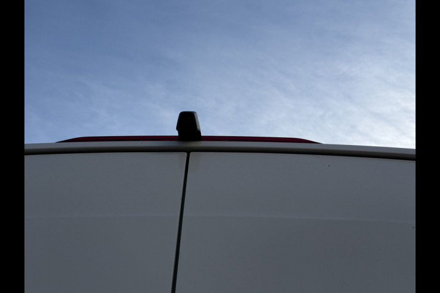 Volkswagen Crafter 35 2.0 TDI 177PK Euro6 L3H3 CarPlay/cruise control/camera