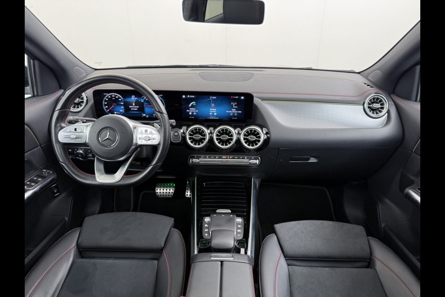 Mercedes-Benz EQA 250 AMG 67kWh Apple Carplay Android Auto Pano-/Schuif-Dak Leer/Alcantara Advanced LED-High-Performance Camera Navi+10" Connect D 191pk AUT. Night-pakket Connect-20 DAB Actieve park-assist+Rem-assistent Adaptive-Gr-licht Stoelverwarming Elek.Achterklep DAB High Perf.-LED  Keyless Business Solution 11kw-AC 1e Eigenaar Origineel Nederlandse Auto S.O.H. 91% 750kg Trekvermogen