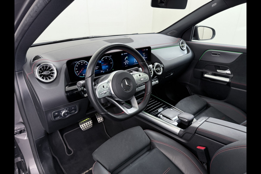 Mercedes-Benz EQA 250 AMG 67kWh Apple Carplay Android Auto Pano-/Schuif-Dak Leer/Alcantara Advanced LED-High-Performance Camera Navi+10" Connect D 191pk AUT. Night-pakket Connect-20 DAB Actieve park-assist+Rem-assistent Adaptive-Gr-licht Stoelverwarming Elek.Achterklep DAB High Perf.-LED  Keyless Business Solution 11kw-AC 1e Eigenaar Origineel Nederlandse Auto S.O.H. 91% 750kg Trekvermogen