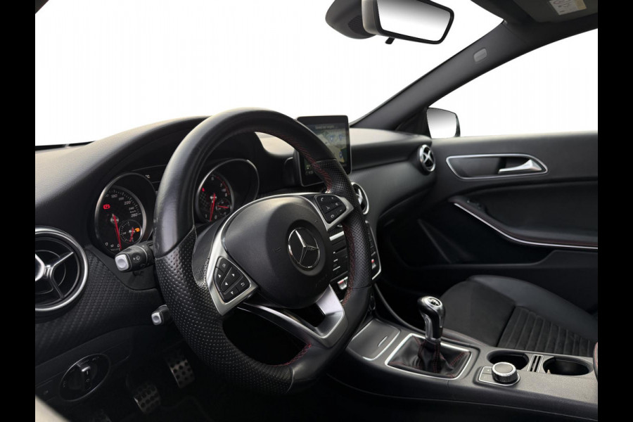 Mercedes-Benz A-Klasse 180 AMG-Line Pano Sportstoelen Led Navi Camera Parkeersensor V+A Cruise Control Sfeerverlichting