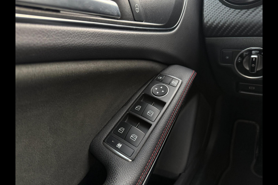 Mercedes-Benz A-Klasse 180 AMG-Line Pano Sportstoelen Led Navi Camera Parkeersensor V+A Cruise Control Sfeerverlichting