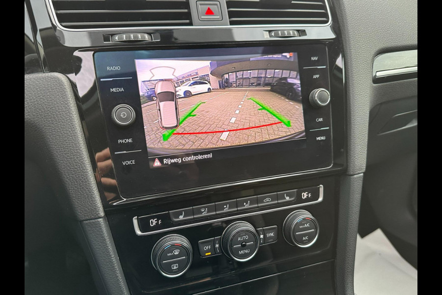 Volkswagen Golf 1.4 TSI Comfortline ACC l Pano l Xenon