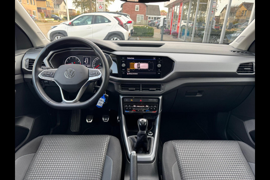 Volkswagen T-Cross 1.0 TSI GO | Stoelverwarming, Apple carplay/Android auto, Adaptive cruise control, Navigatie, Parkeersensoren