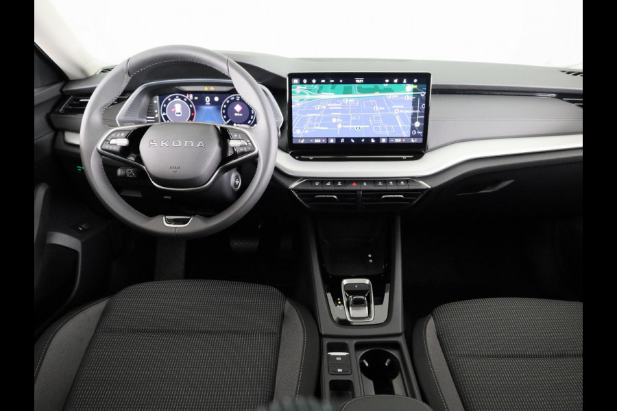 Škoda Octavia Combi Business Edition Plus 1.5 TSI MHEV 115pk DSG-7 | Trekhaak | Stoel- & Stuurverwarming | 13 inch Display | Adaptive Cruise Control |