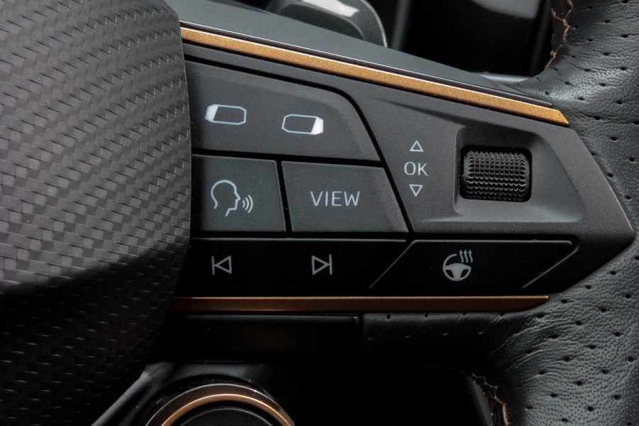 CUPRA Leon 1.4 e-Hybrid Performance VZ 245 | PANORAMADAK | ELEKTRISCH VERSTELBARE BESTUUDERSSTOEL | ACC | STUURWIELVERWARMING