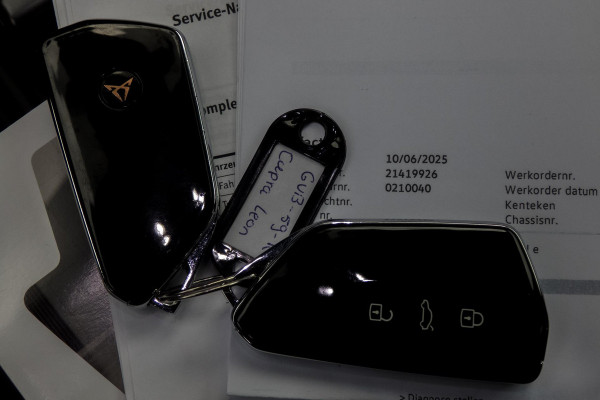 CUPRA Leon 1.4 e-Hybrid Performance VZ 245 | PANORAMADAK | ELEKTRISCH VERSTELBARE BESTUUDERSSTOEL | ACC | STUURWIELVERWARMING