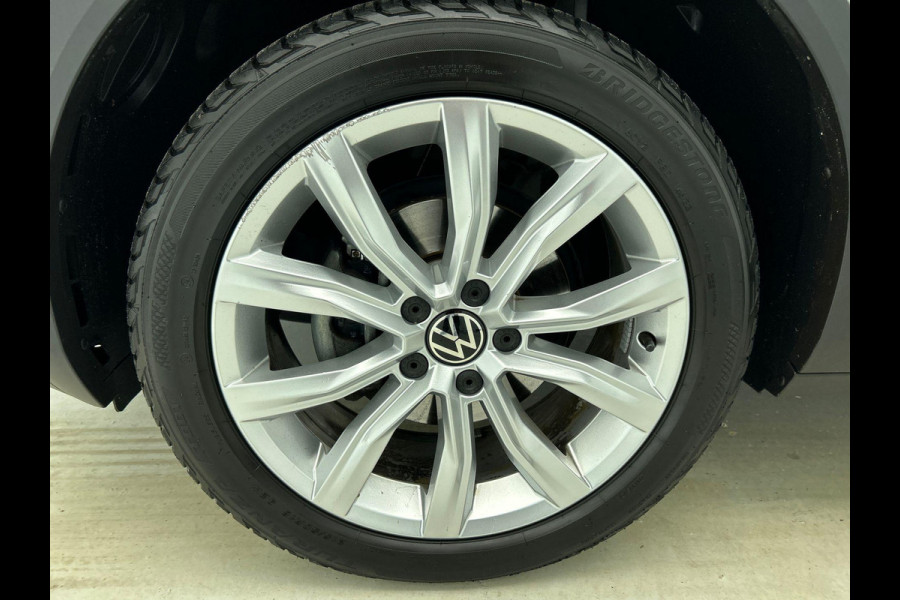 Volkswagen T-Roc 1.5 TSI 150pk DSG Style | two tone | Navigatie | Apple Carplay/Android Auto | Parkeersensoren | Camera | Adaptive Cruise Control | Blind Spot Assist | Park Assist | Stoel- en stuurverwarming | Elektrische achterklep | LED-koplampen