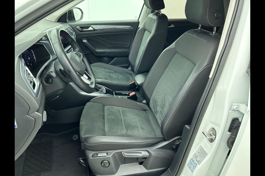 Volkswagen T-Roc 1.5 TSI 150pk DSG Style | two tone | Navigatie | Apple Carplay/Android Auto | Parkeersensoren | Camera | Adaptive Cruise Control | Blind Spot Assist | Park Assist | Stoel- en stuurverwarming | Elektrische achterklep | LED-koplampen