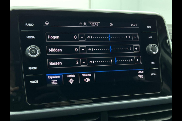 Volkswagen T-Roc 1.5 TSI 150pk DSG Style | two tone | Navigatie | Apple Carplay/Android Auto | Parkeersensoren | Camera | Adaptive Cruise Control | Blind Spot Assist | Park Assist | Stoel- en stuurverwarming | Elektrische achterklep | LED-koplampen