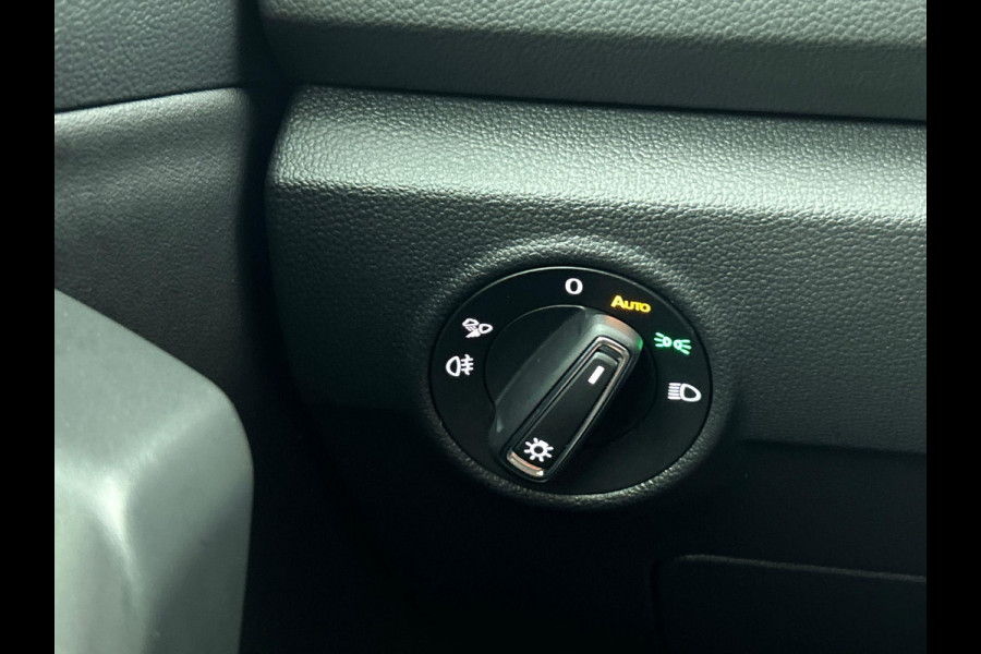 Volkswagen T-Roc 1.5 TSI 150pk DSG Style | two tone | Navigatie | Apple Carplay/Android Auto | Parkeersensoren | Camera | Adaptive Cruise Control | Blind Spot Assist | Park Assist | Stoel- en stuurverwarming | Elektrische achterklep | LED-koplampen