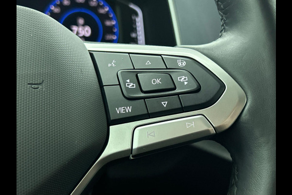 Volkswagen T-Roc 1.5 TSI 150pk DSG Style | two tone | Navigatie | Apple Carplay/Android Auto | Parkeersensoren | Camera | Adaptive Cruise Control | Blind Spot Assist | Park Assist | Stoel- en stuurverwarming | Elektrische achterklep | LED-koplampen