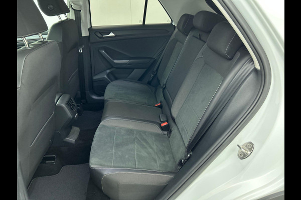 Volkswagen T-Roc 1.5 TSI 150pk DSG Style | two tone | Navigatie | Apple Carplay/Android Auto | Parkeersensoren | Camera | Adaptive Cruise Control | Blind Spot Assist | Park Assist | Stoel- en stuurverwarming | Elektrische achterklep | LED-koplampen
