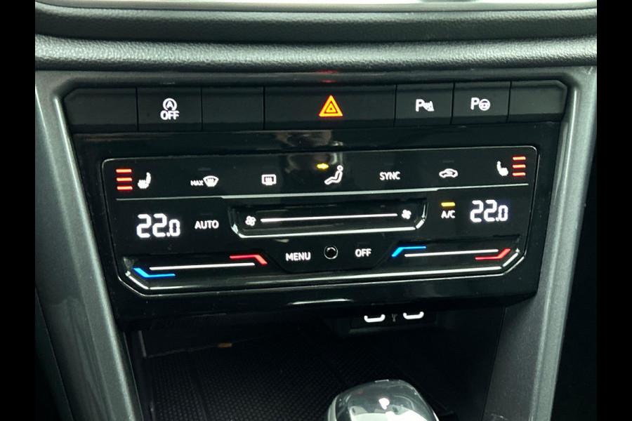 Volkswagen T-Roc 1.5 TSI 150pk DSG Style | two tone | Navigatie | Apple Carplay/Android Auto | Parkeersensoren | Camera | Adaptive Cruise Control | Blind Spot Assist | Park Assist | Stoel- en stuurverwarming | Elektrische achterklep | LED-koplampen