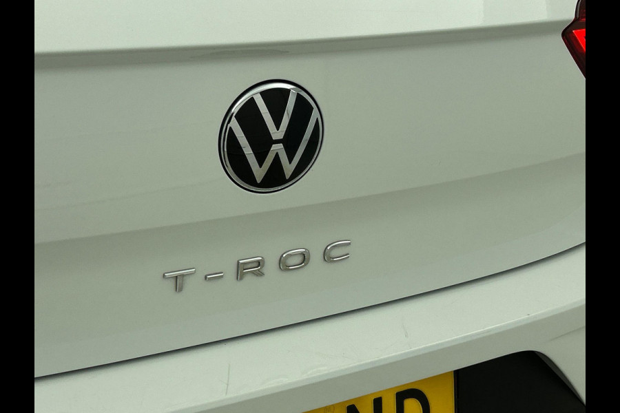 Volkswagen T-Roc 1.5 TSI 150pk DSG Style | two tone | Navigatie | Apple Carplay/Android Auto | Parkeersensoren | Camera | Adaptive Cruise Control | Blind Spot Assist | Park Assist | Stoel- en stuurverwarming | Elektrische achterklep | LED-koplampen