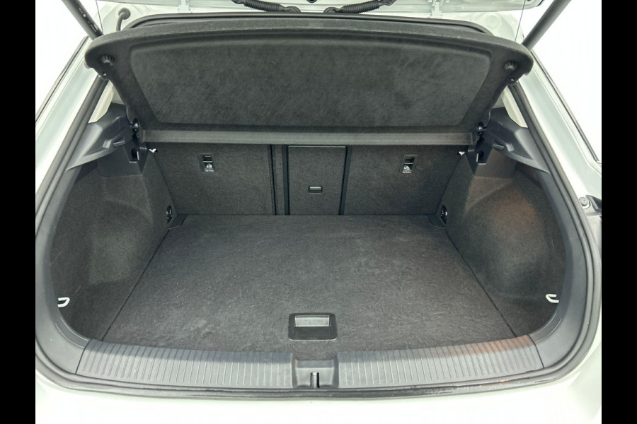 Volkswagen T-Roc 1.5 TSI 150pk DSG Style | two tone | Navigatie | Apple Carplay/Android Auto | Parkeersensoren | Camera | Adaptive Cruise Control | Blind Spot Assist | Park Assist | Stoel- en stuurverwarming | Elektrische achterklep | LED-koplampen