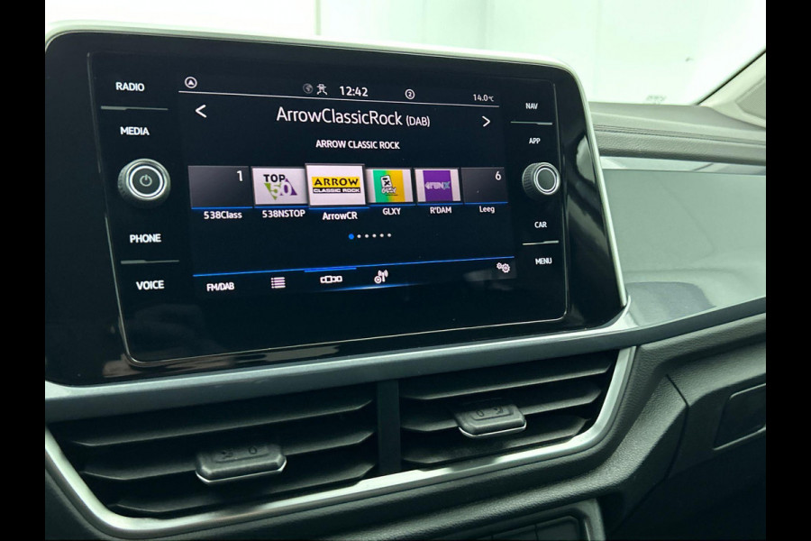 Volkswagen T-Roc 1.5 TSI 150pk DSG Style | two tone | Navigatie | Apple Carplay/Android Auto | Parkeersensoren | Camera | Adaptive Cruise Control | Blind Spot Assist | Park Assist | Stoel- en stuurverwarming | Elektrische achterklep | LED-koplampen