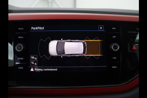 Volkswagen Polo 1.0 TSI Beats | Origineel NL | Virtual Cockpit | Carplay | Parkeerhulp | Adaptive cruise | Navigatie | Climate control | Beats Audio | Getint glas