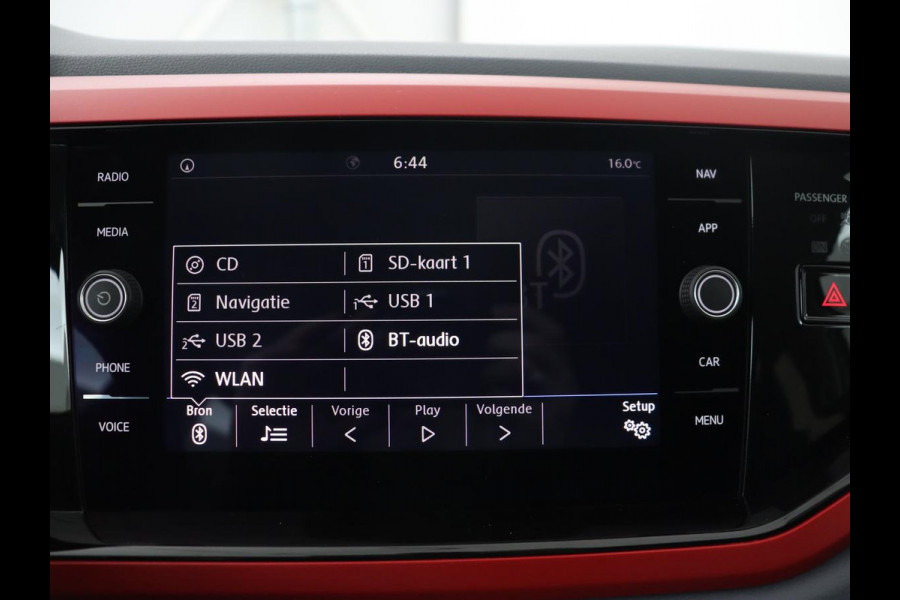 Volkswagen Polo 1.0 TSI Beats | Origineel NL | Virtual Cockpit | Carplay | Parkeerhulp | Adaptive cruise | Navigatie | Climate control | Beats Audio | Getint glas