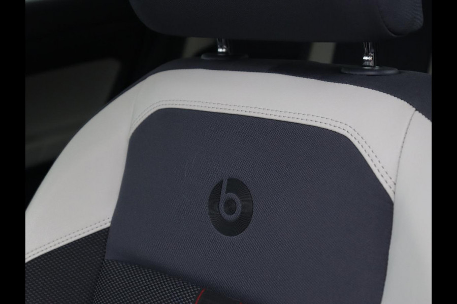 Volkswagen Polo 1.0 TSI Beats | Origineel NL | Virtual Cockpit | Carplay | Parkeerhulp | Adaptive cruise | Navigatie | Climate control | Beats Audio | Getint glas