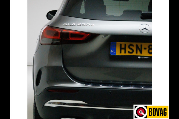 Mercedes-Benz GLA 250 e AMG Line | Panoramadak | Elektrisch verstelbare Sportstoelen | Stoelverwarming Cruise. Camera, Navigatie, Sfeerverlichting, Led+, Zitkinematica, Focal Audio