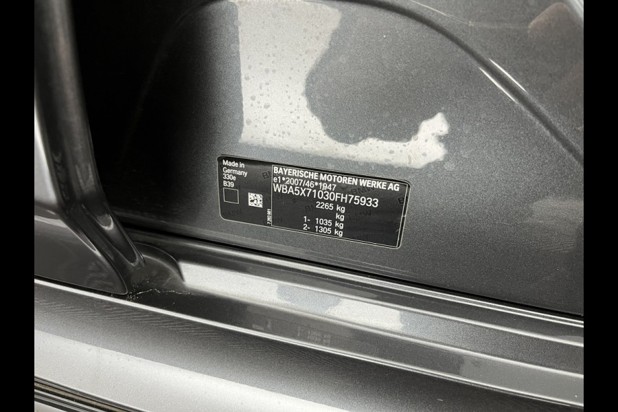 BMW 3-serie 330e M-Sportpack High Executive Performance Pack (INCL-BTW) *HEAD-UP | FULL-LEATHER | FULL-LED | HIFI-SOUND | CAMERA | HEATED-SPORTSEATS | CARPLAY | DIGI-COCKPIT | NAVI-FULLMAP | AMBIENT-LIGHT | ECC | PDC | CRUISE | 19''ALU*