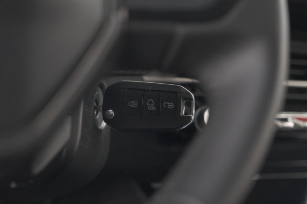 Peugeot 208 PureTech 100 Allure | Parkeersensoren | Navigatie | Apple Carplay