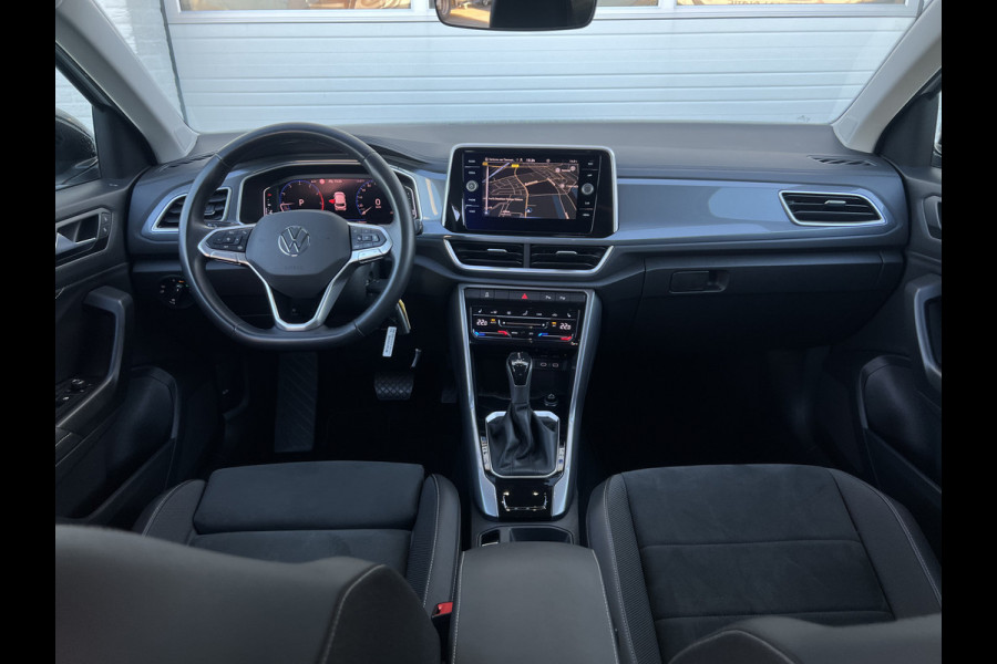 Volkswagen T-Roc 1.5 TSI Style | Trekhaak | ACC | IQ Light | CarPlay | DAB+ | ErgoActive
