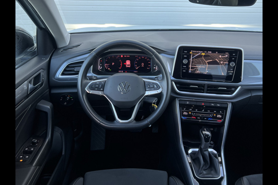 Volkswagen T-Roc 1.5 TSI Style | Trekhaak | ACC | IQ Light | CarPlay | DAB+ | ErgoActive