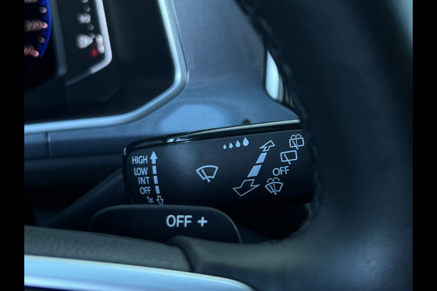 Volkswagen T-Roc 1.5 TSI Style | Trekhaak | ACC | IQ Light | CarPlay | DAB+ | ErgoActive