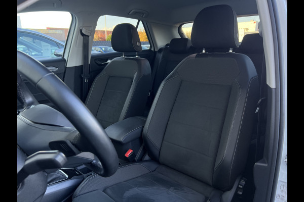 Volkswagen T-Roc 1.5 TSI Style | Trekhaak | ACC | IQ Light | CarPlay | DAB+ | ErgoActive