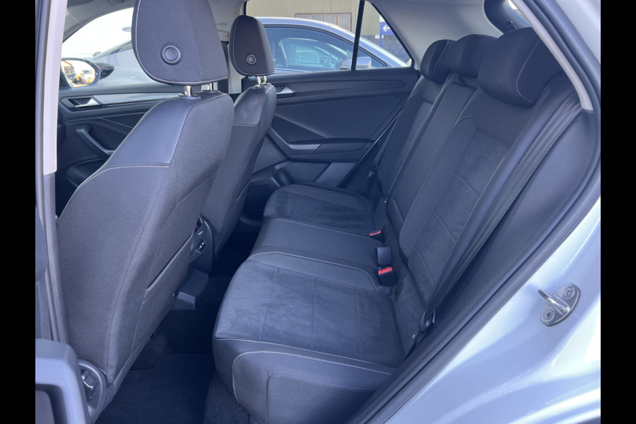 Volkswagen T-Roc 1.5 TSI Style | Trekhaak | ACC | IQ Light | CarPlay | DAB+ | ErgoActive