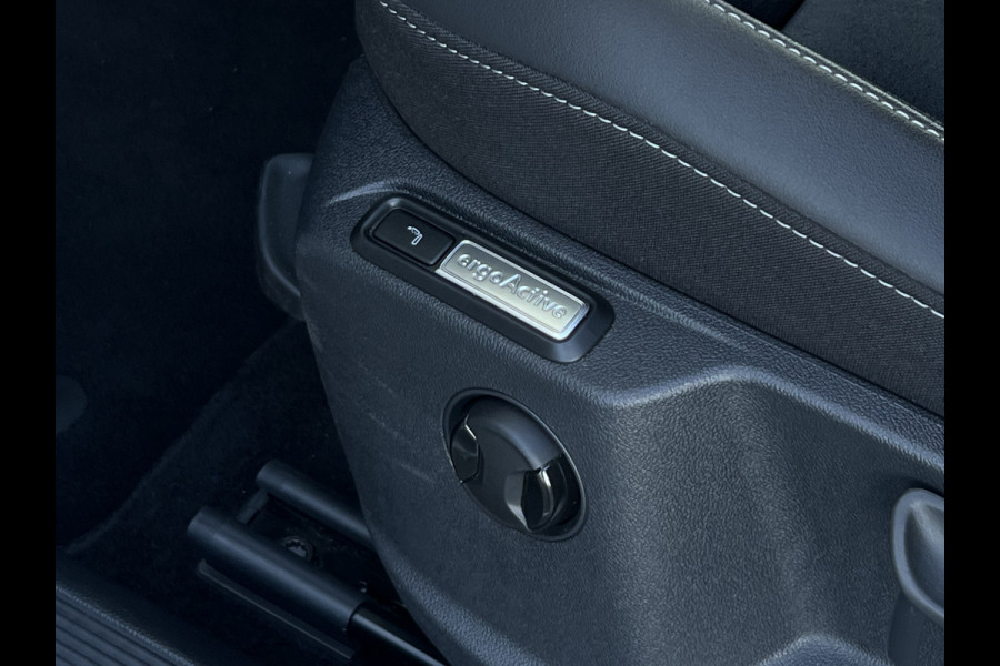 Volkswagen T-Roc 1.5 TSI Style | Trekhaak | ACC | IQ Light | CarPlay | DAB+ | ErgoActive