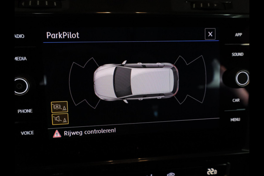 Volkswagen Golf 1.0 TSI Comfortline 116 pk | Navigatie via App | Parkeersensoren | Adaptieve cruise control | Autom. airco | App connect |