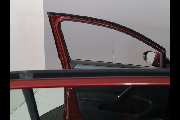 Volkswagen Golf 1.0 TSI Comfortline 116 pk | Navigatie via App | Parkeersensoren | Adaptieve cruise control | Autom. airco | App connect |