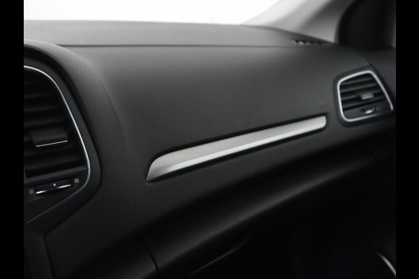 Renault Mégane 1.3 TCe Limited | Automaat | Camera | Carplay | Navigatie | Keyless | Climate control | Bluetooth | 17'' | Cruise control