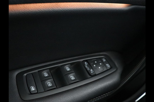 Renault Mégane 1.3 TCe Limited | Automaat | Camera | Carplay | Navigatie | Keyless | Climate control | Bluetooth | 17'' | Cruise control