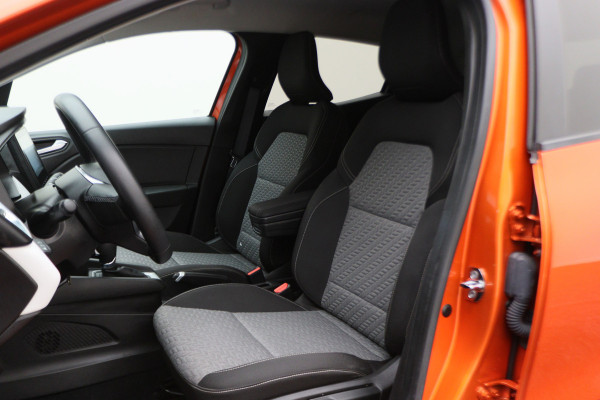 Renault Clio 1.6 E-Tech Hybrid 145 Evolution Airco, Camera, Apple Carplay, Cruise, Elektrisch Pakket, LED, PDC, 16''