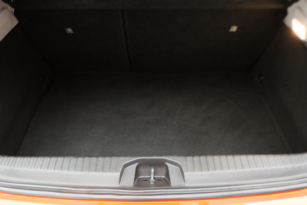 Renault Clio 1.6 E-Tech Hybrid 145 Evolution Airco, Camera, Apple Carplay, Cruise, Elektrisch Pakket, LED, PDC, 16''