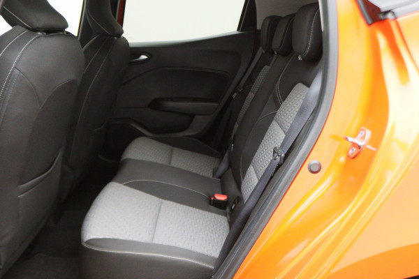 Renault Clio 1.6 E-Tech Hybrid 145 Evolution Airco, Camera, Apple Carplay, Cruise, Elektrisch Pakket, LED, PDC, 16''