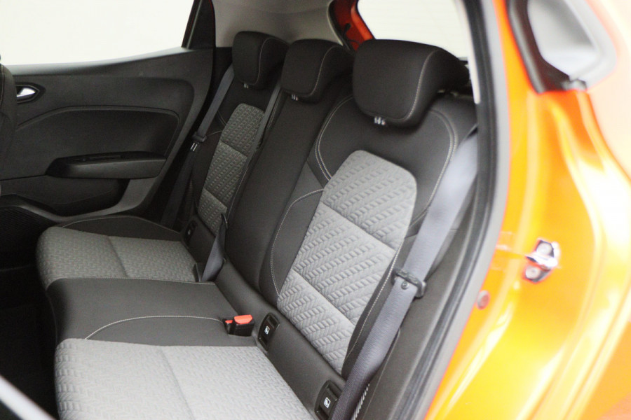 Renault Clio 1.6 E-Tech Hybrid 145 Evolution Airco, Camera, Apple Carplay, Cruise, Elektrisch Pakket, LED, PDC, 16''