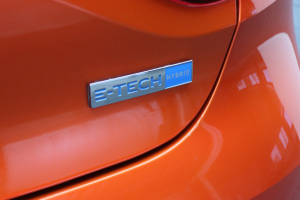 Renault Clio 1.6 E-Tech Hybrid 145 Evolution Airco, Camera, Apple Carplay, Cruise, Elektrisch Pakket, LED, PDC, 16''