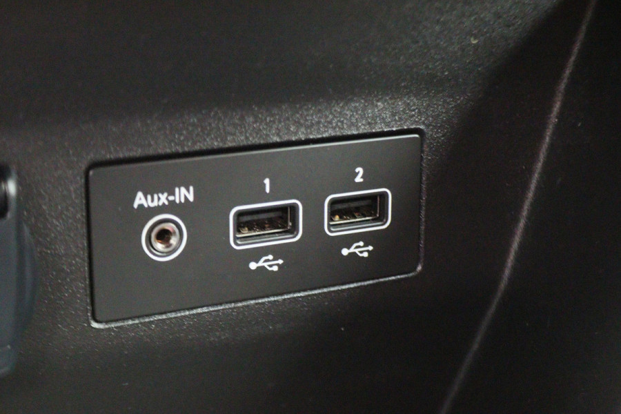 Renault Clio 1.6 E-Tech Hybrid 145 Evolution Airco, Camera, Apple Carplay, Cruise, Elektrisch Pakket, LED, PDC, 16''