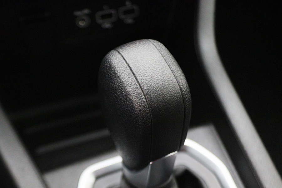 Renault Clio 1.6 E-Tech Hybrid 145 Evolution Airco, Camera, Apple Carplay, Cruise, Elektrisch Pakket, LED, PDC, 16''