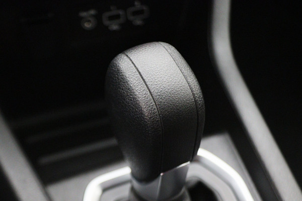 Renault Clio 1.6 E-Tech Hybrid 145 Evolution Airco, Camera, Apple Carplay, Cruise, Elektrisch Pakket, LED, PDC, 16''