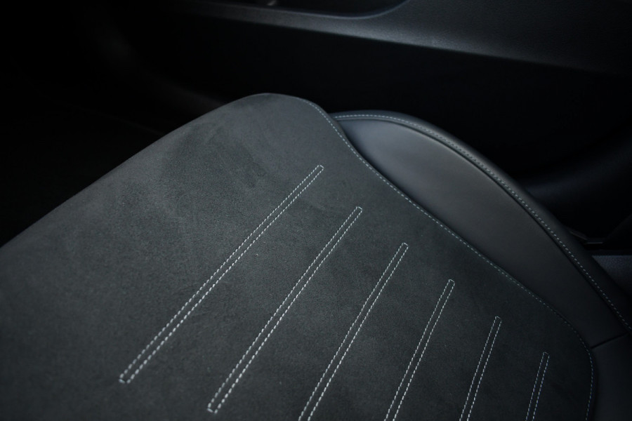 Mercedes-Benz C-Klasse Estate 300 e AMG Pano 360-camera Night-pakket