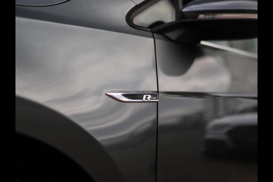 Volkswagen GOLF Variant 1.5 TSI Highline Business R -Line | Keyless | Massage | Trekhaak | Stoelverw. | PDC