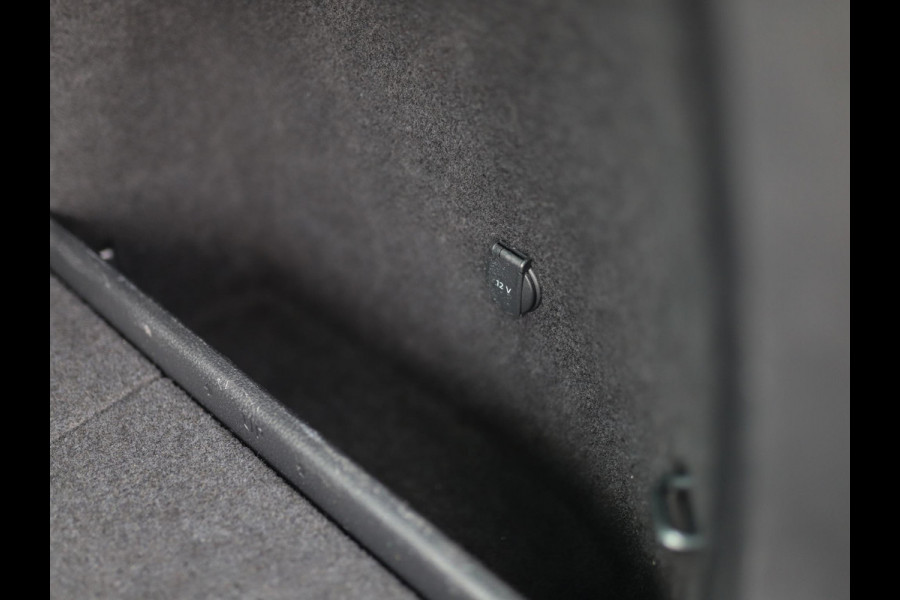 Volkswagen GOLF Variant 1.5 TSI Highline Business R -Line | Keyless | Massage | Trekhaak | Stoelverw. | PDC